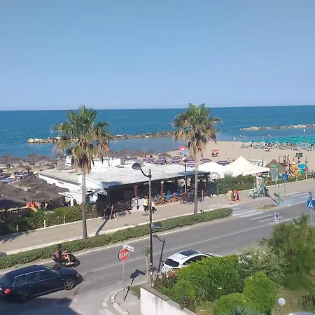 Appartament A Sul Mare Vicino Tutto شقة